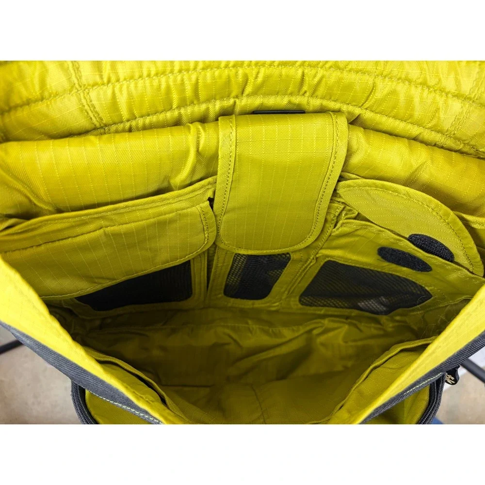 Crumpler Messenger Bag Black Canvas Lime Green Lining Shoulder Bag cheesy chick